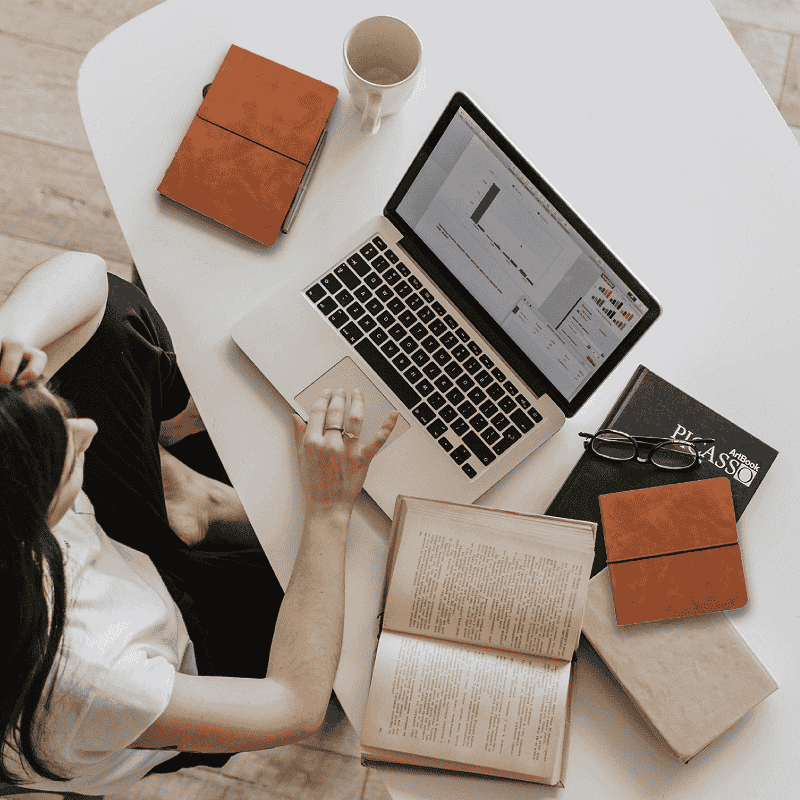 Corporate gifts supplier in dubai- Chops