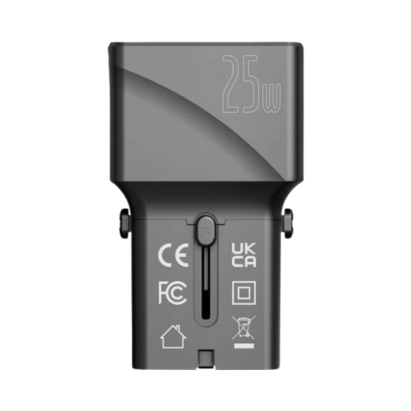 compact-travel-adapter-for-business-dubai Compact travel adapter for business